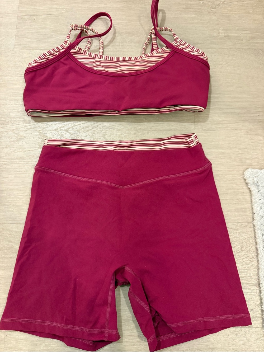 Liasion the Label, Aftersun workout set in color BERRY & AFTERSUN STRIPES